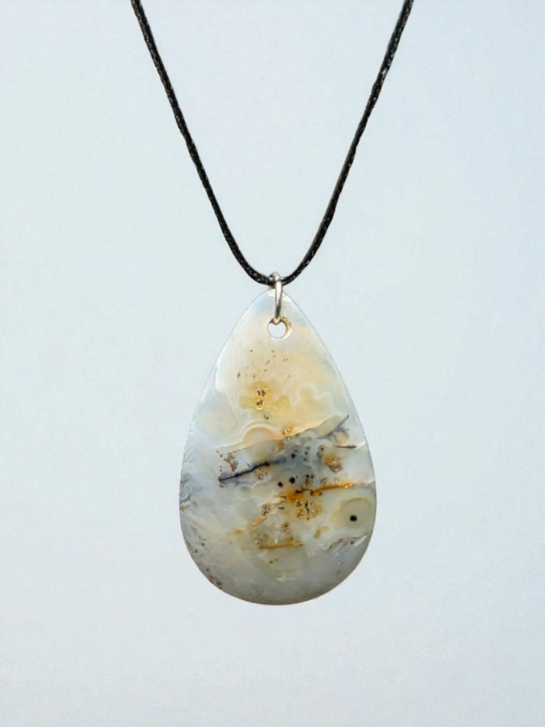 Dendritic Agate Pendant – Growth, Grounding & Nature Connection
