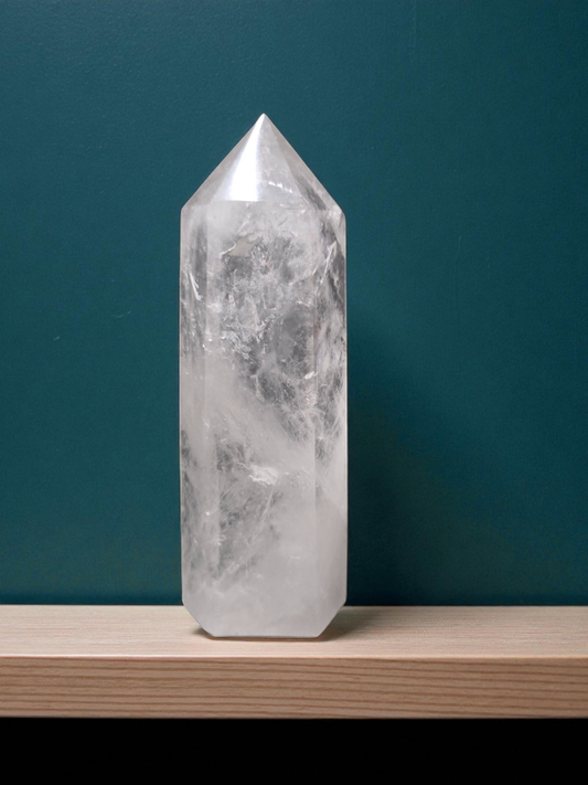 Clear Quartz Tower – Clarity, Amplification & Energy Balance