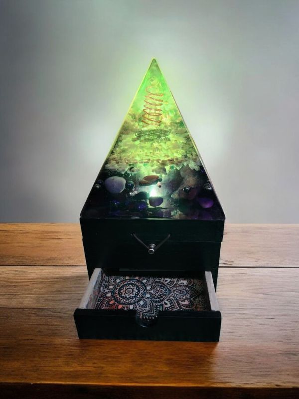 ✨Lunar Tides Orgonite Lamp