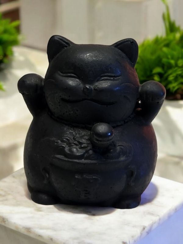 Shungite lucky cat